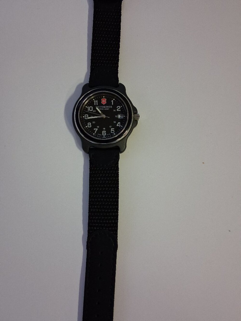 Victorinox Men’s Original Swiss Quartz Watch – Model 249090 – 39mm – Gently Used